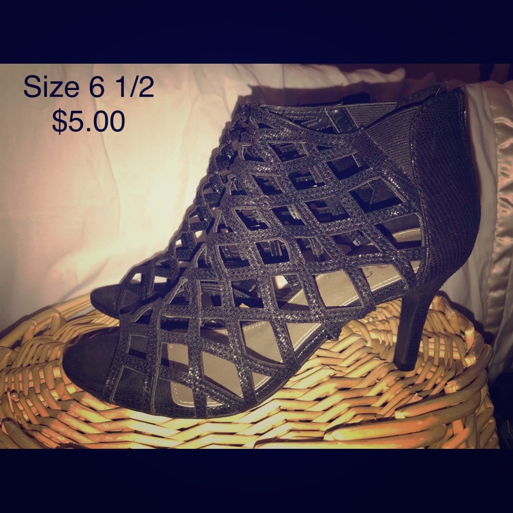 Dress shoes